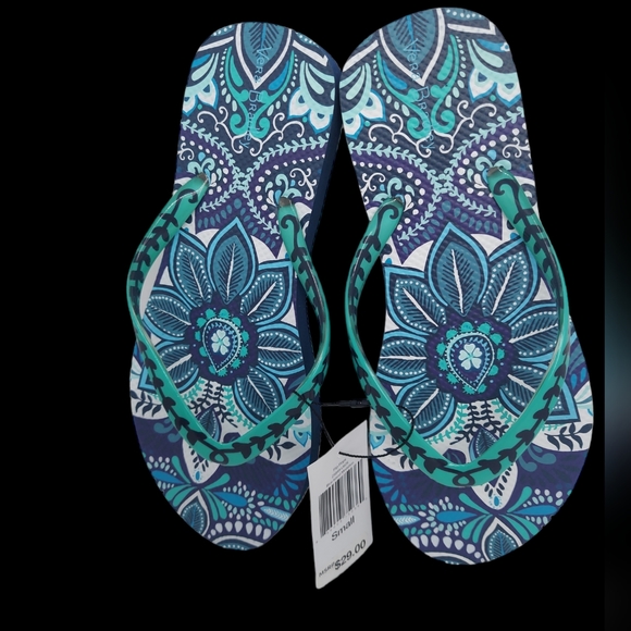 Vera Bradley Blue Island Medallion Flip Flops Women's Size Small NWT - Picture 2 of 5
